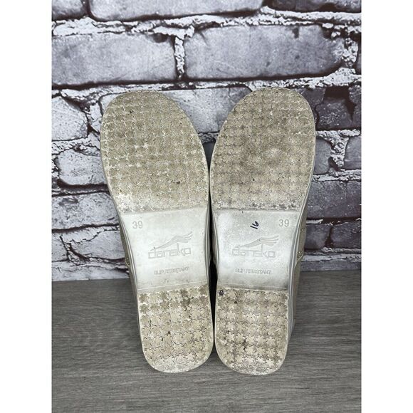 Dansko Volley Vegan Tan Beige Khaki Canvas Non Slip Clogs Women Sz 39EU/8.5M US - Picture 16 of 16